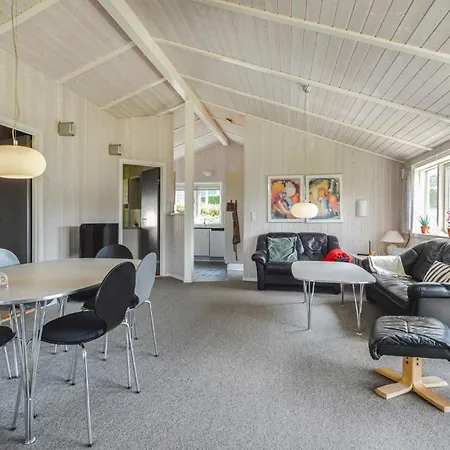 Дом отдыха Beautiful Home In Aabenraa With Sauna